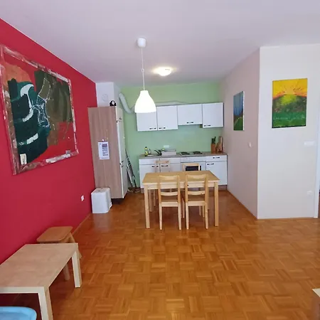 Apartma *